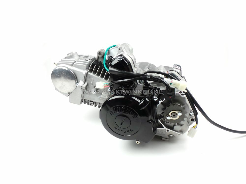 Engine, 125cc, semi-automatic, "Daytona" including accessories