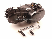 Engine, 125cc, manual clutch, 4-speed, black