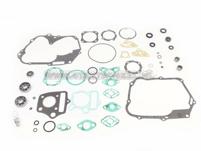 Overhaul kit, engine, with needle bearings, fits SS50, C50, Dax